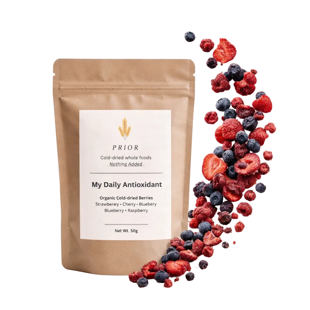 English: PRIOR Antioxidant Mix featuring a fresh, moist look of strawberries, cherries, blueberries, and raspberries.
Svenska: PRIOR Antioxidant Mix med en fräsch look av jordgubbar, körsbär, blåbär och hallon.torkadjordgubb frystorkade blåbär, frystorkade jordgubbar, frystorkade hallon, frystorkadebär